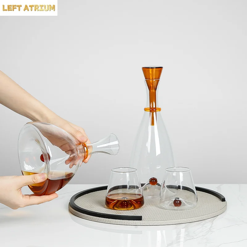 Home Bar And Cabinet - قارورة زجاجية عصرية بسيطة للبار المنزلي